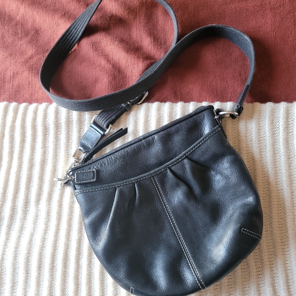 Vintage 90s Coach Small leather messenger bag